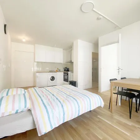 Apartment Cosy, Simple, Centrale, Easy Transport Asnieres-sur-Seine
