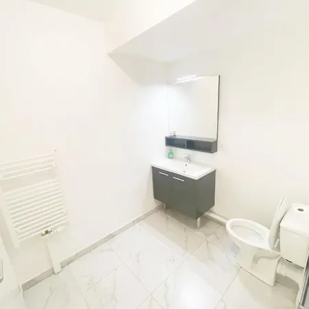 Cosy, Simple, Centrale, Easy Transport Apartment